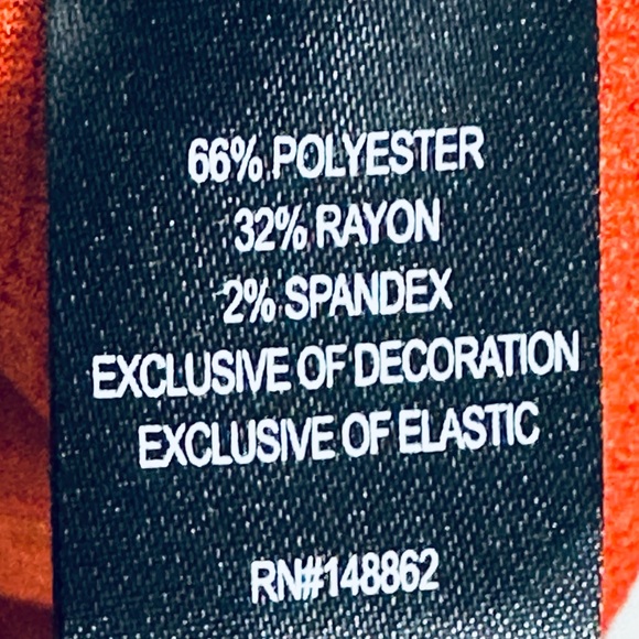 Women’s Torrid Knit Crew Neck Smocked Flutter Sleeve Top - Picture 3 of 3